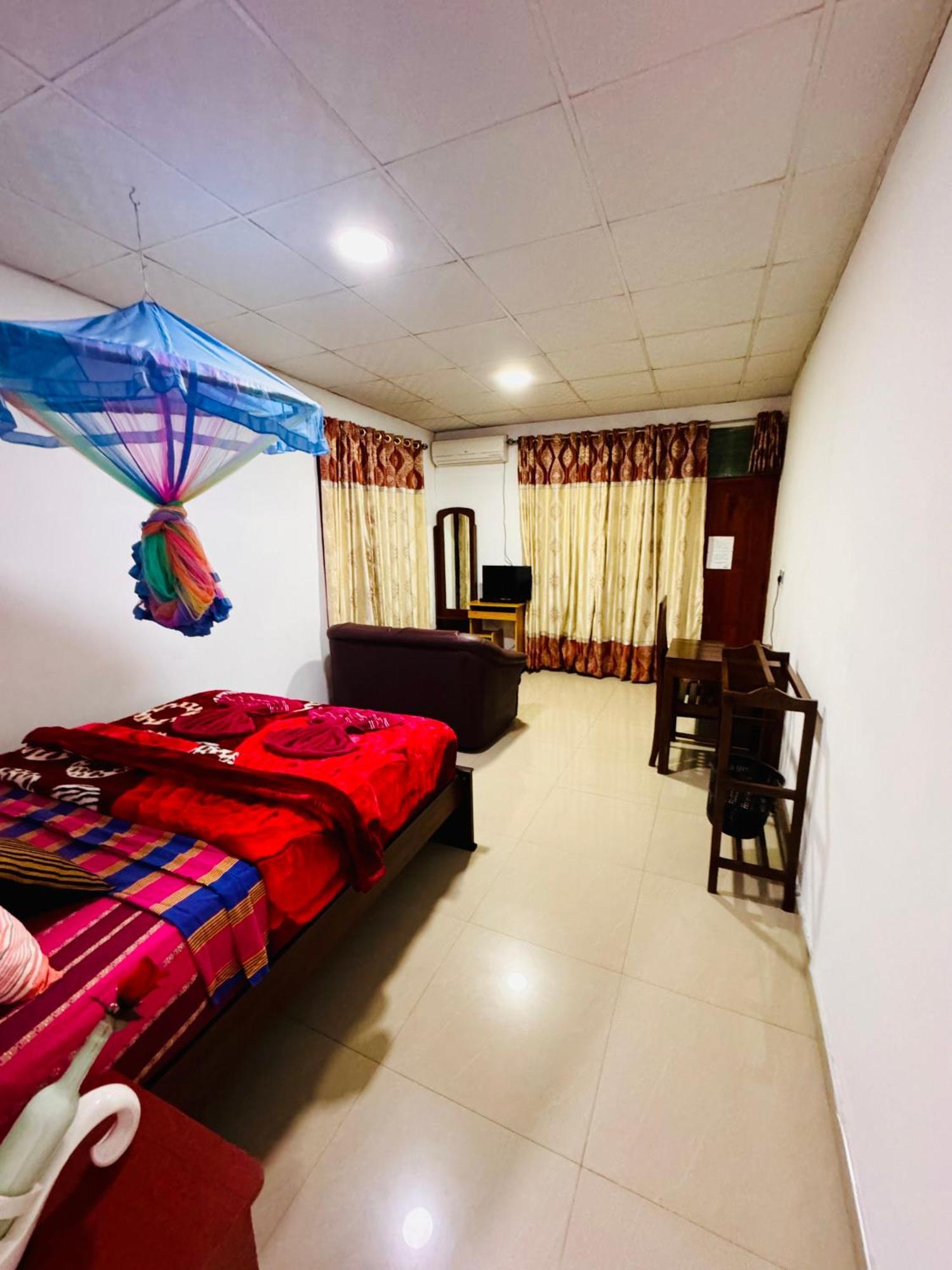 Adams Peak Grand Otel Nallathanniya Dış mekan fotoğraf
